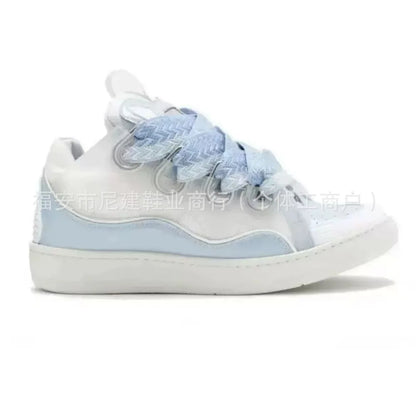Scarpe skate comode con tacco alto, suola spessa, stile casual sportivo dad shoes, nuovo stile vietnamita cambogiano, slip-on con nodo