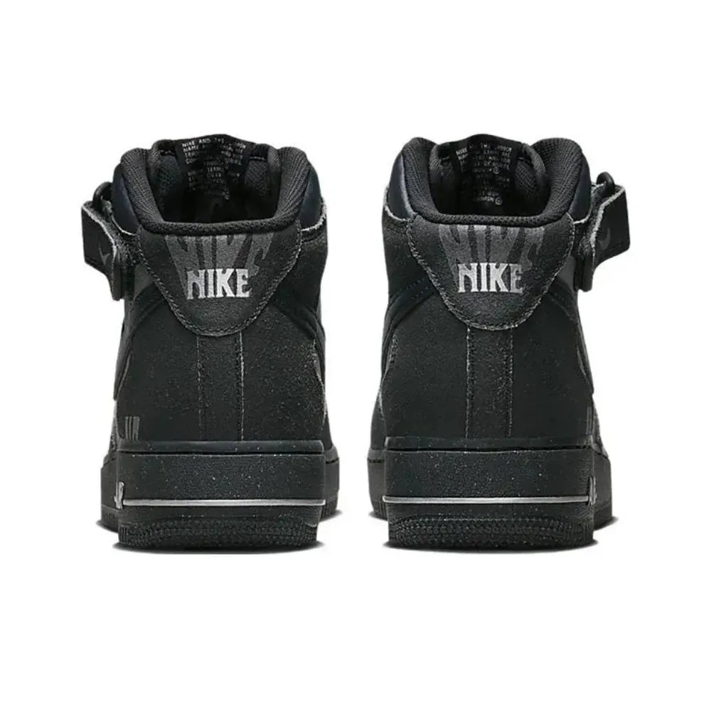 „Nike Air Force 1 Mid Top“ unisex klasikiniai sportiniai bateliai, su paminkštinimu, patogūs ir patvarūs, skirti kasdieniam neformaliam stiliui DQ7666-001