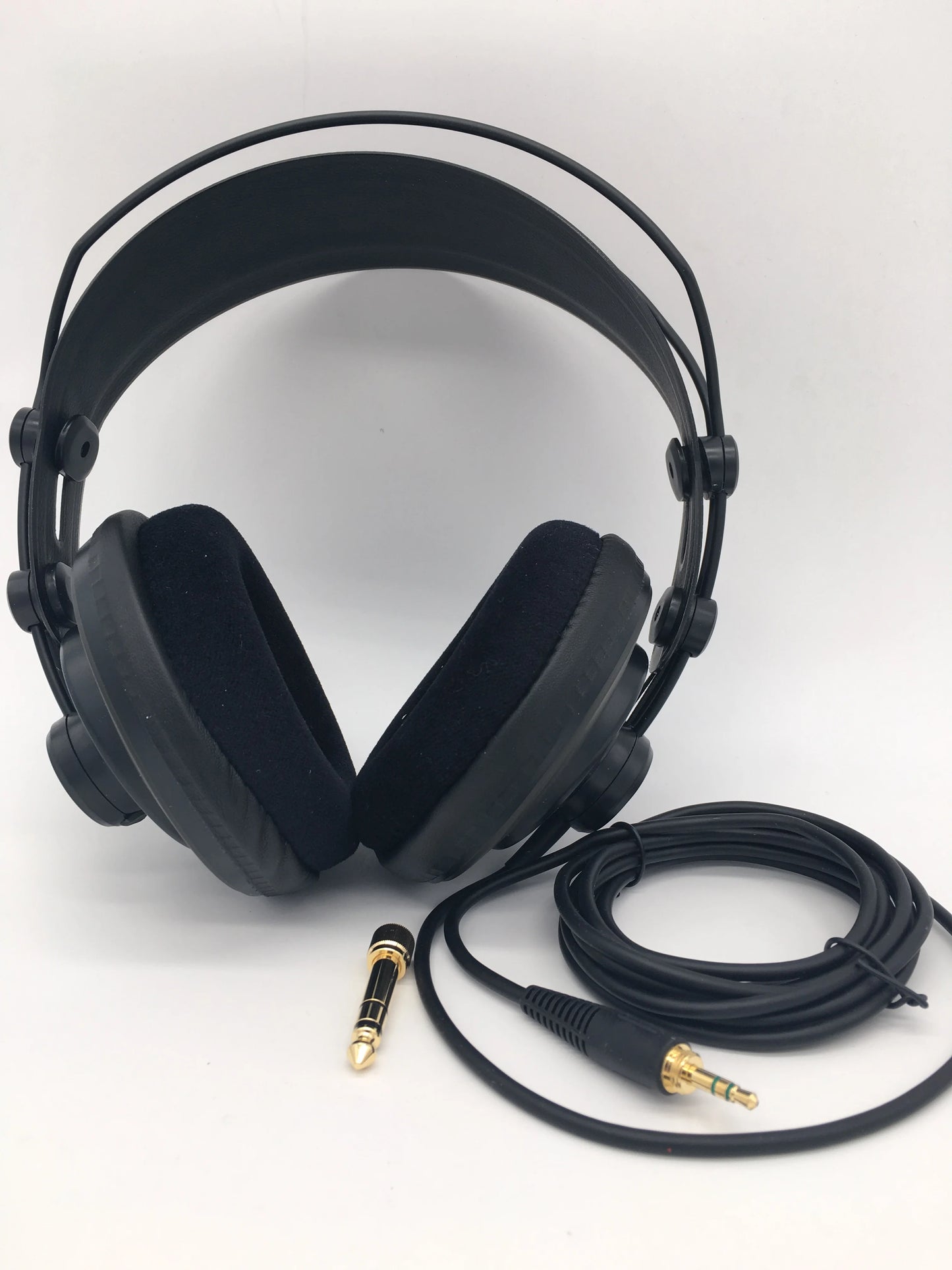 Samson SR850 Professional Studio Reference Headphones – Semi Open Back HiFi Monitoring Headphones for Studio Recording, Audio Mixing, Music Production & Critical Listening