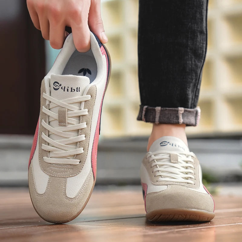 Popular Autumn Lightweight Fashionable Men's Casual Shoes Odor Resistant Low Cut Sports Shoes Outdoor Soft Retro Walking Shoes