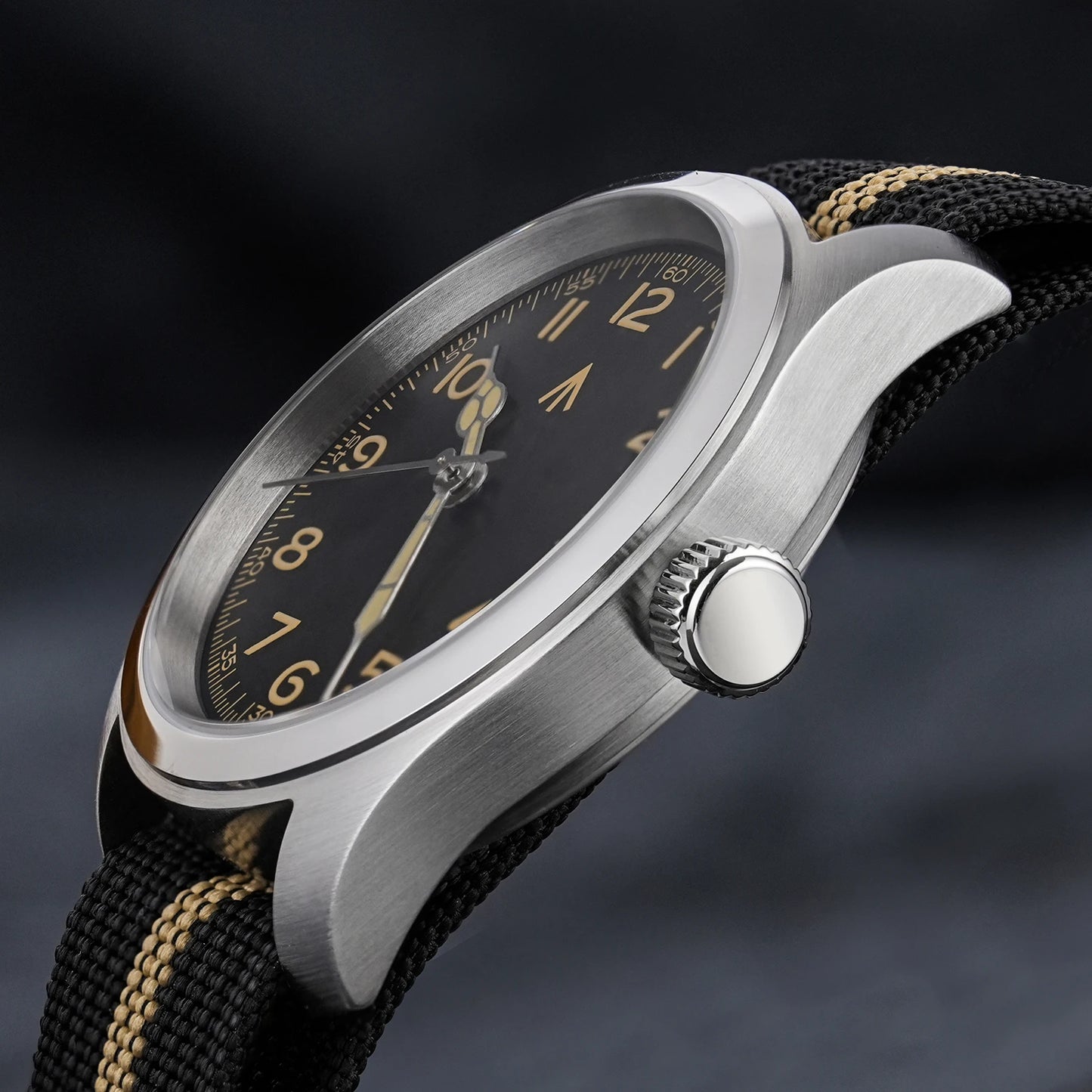 Militado ML08 38mm Quartz Watch VH31 Movement Double Domed Sapphire Crystal Wristwatch Super C3 Green Luminous Vintage Watches