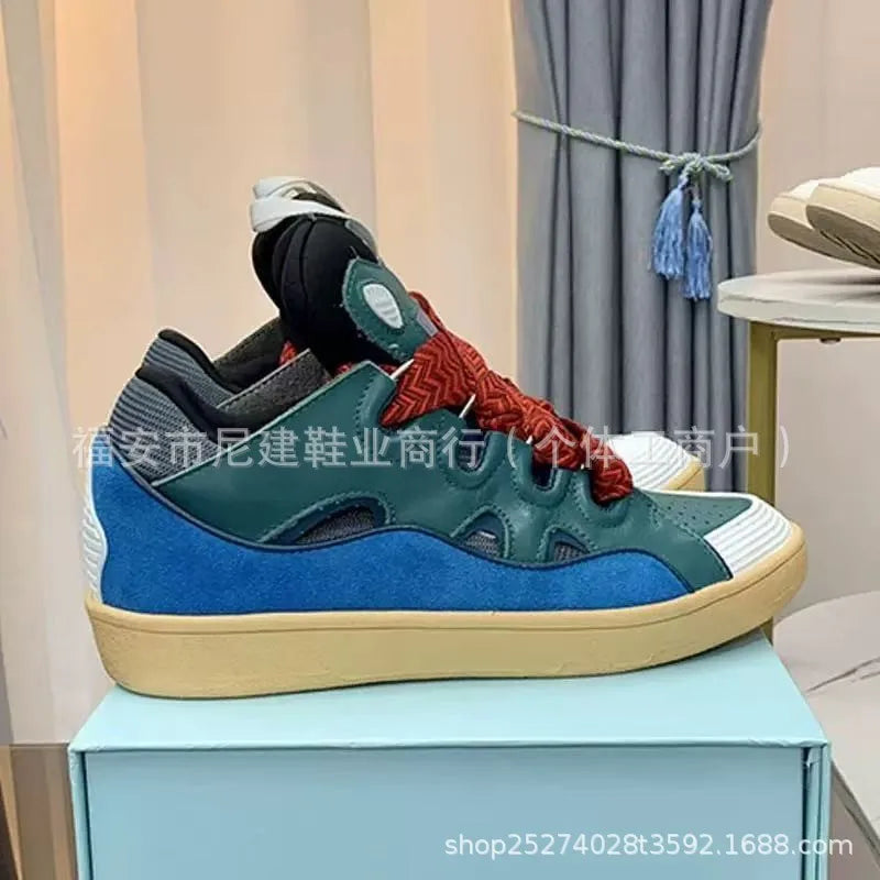 Scarpe skate comode con tacco alto, suola spessa, stile casual sportivo dad shoes, nuovo stile vietnamita cambogiano, slip-on con nodo