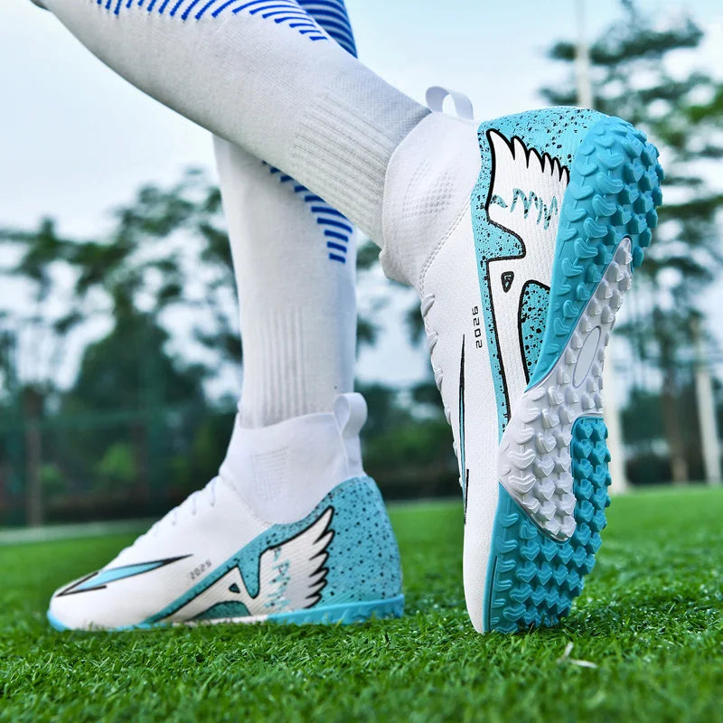 New Men’s Soccer Shoes High-Quality Indoor Football Boots Sports Shoes Futsal High Ankle Non-Slip Outdoor Ultralight Non-Slip