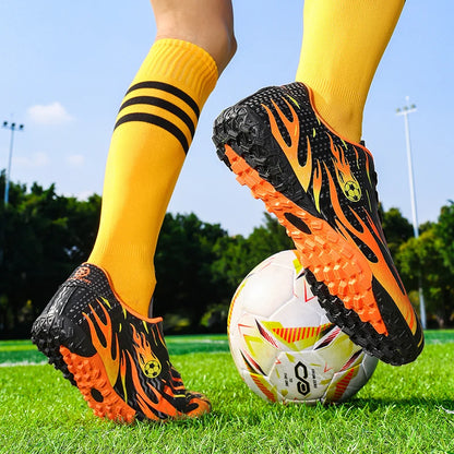 New Man Soccer Shoes Professional Football Boots Sneakers Comfortable Outdoor Match Match Boys Non-Slip Sports Shoes Unisex