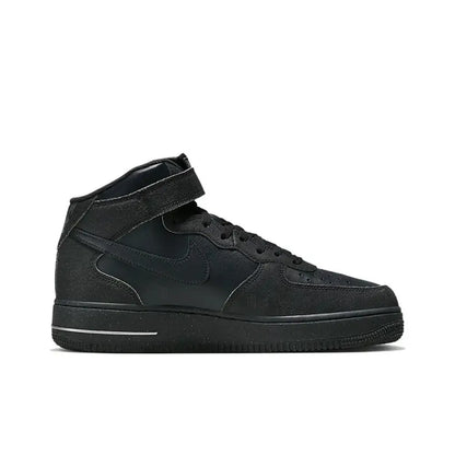 „Nike Air Force 1 Mid Top“ unisex klasikiniai sportiniai bateliai, su paminkštinimu, patogūs ir patvarūs, skirti kasdieniam neformaliam stiliui DQ7666-001