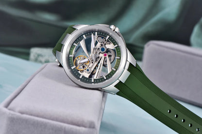 Herrklocka från PAGANI DESIGN – Mekanisk automatisk lyxmodell av typen ”skelett” (öppen mekanism), utrustad med en tourbillon, safirglas med antireflexbehandling, vattentät och självlysande.