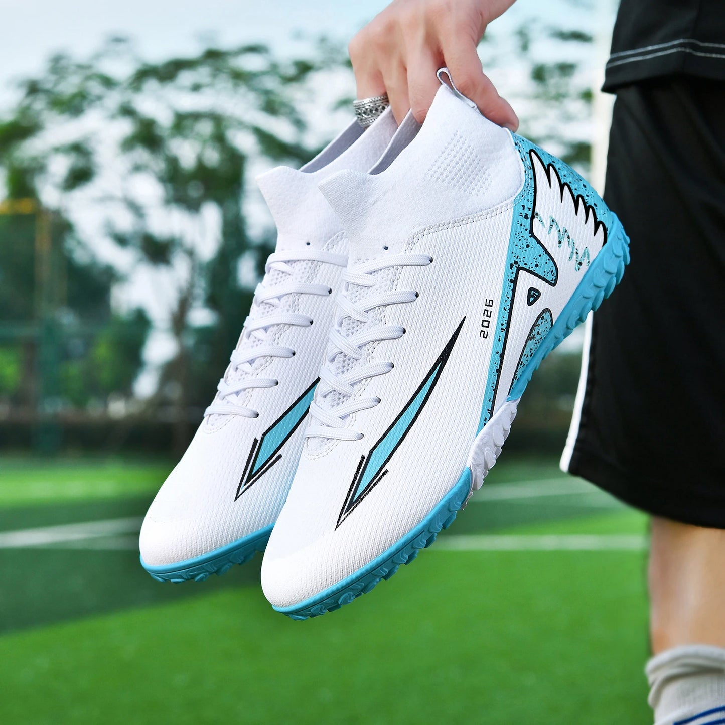Professional Football Boots Men's Soccer Shoes Adult Society Football Cleats Ultralight Training Soccer Outdoor Sports Sneakers