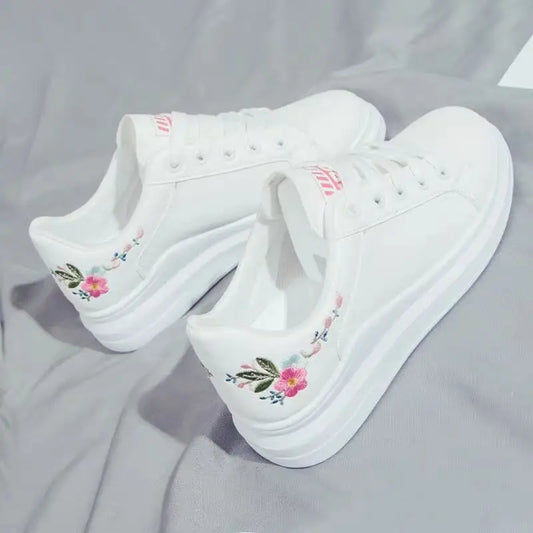 Schuhe 2025 Damen Laufschuhe Frühling Herbst, modisch, weiß, atmungsaktiv, mit bestickten Blumen, Schnürung, lässige Sneaker, Zapatos De Mujer