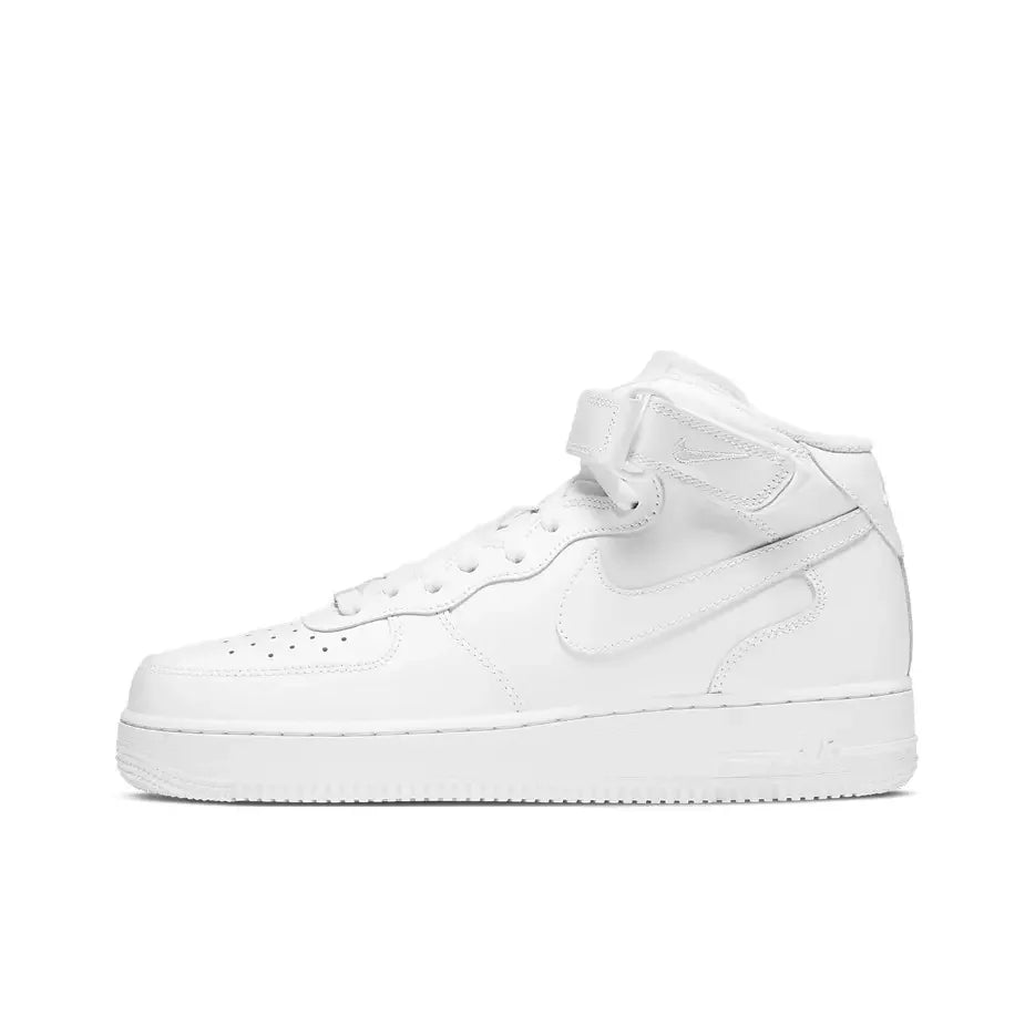 „Nike Air Force 1 Mid Top“ unisex klasikiniai sportiniai bateliai, su paminkštinimu, patogūs ir patvarūs, skirti kasdieniam neformaliam stiliui DQ7666-001