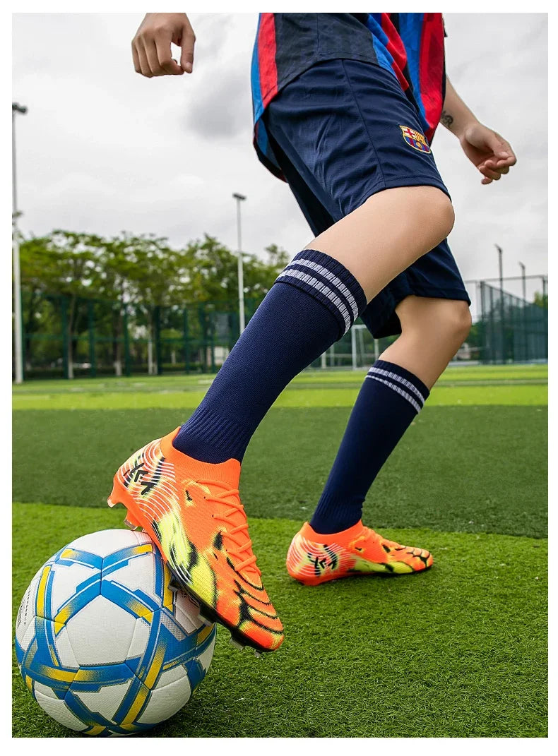 Nuove scarpe da calcio da uomo per partita outdoor, sneakers con tacchetti per erba, scarpe da football bestseller antiscivolo per ragazzi, alta qualità, alte e leggere