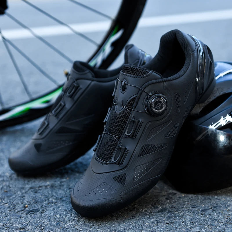 2026 New Men's Non - Slip Breathable Lock - Type Mountain Bike Cycling Shoes Durable Adjustable Outdoor Sports Footwear