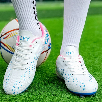 Low Cut Football Cleats Adopting Long TF Studs, Wear-resistant And Flexible, Suitable For Outdoor Field Sports