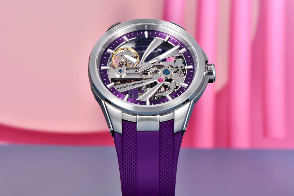 Herrklocka från PAGANI DESIGN – Mekanisk automatisk lyxmodell av typen ”skelett” (öppen mekanism), utrustad med en tourbillon, safirglas med antireflexbehandling, vattentät och självlysande.
