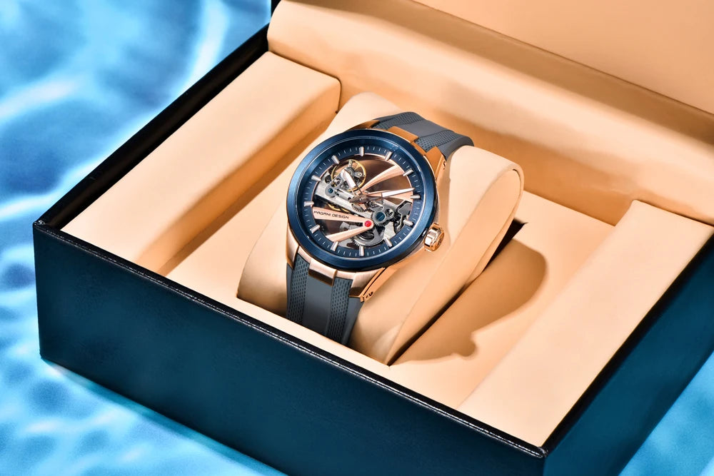 Herrklocka från PAGANI DESIGN – Mekanisk automatisk lyxmodell av typen ”skelett” (öppen mekanism), utrustad med en tourbillon, safirglas med antireflexbehandling, vattentät och självlysande.