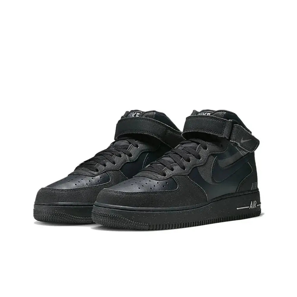 „Nike Air Force 1 Mid Top“ unisex klasikiniai sportiniai bateliai, su paminkštinimu, patogūs ir patvarūs, skirti kasdieniam neformaliam stiliui DQ7666-001