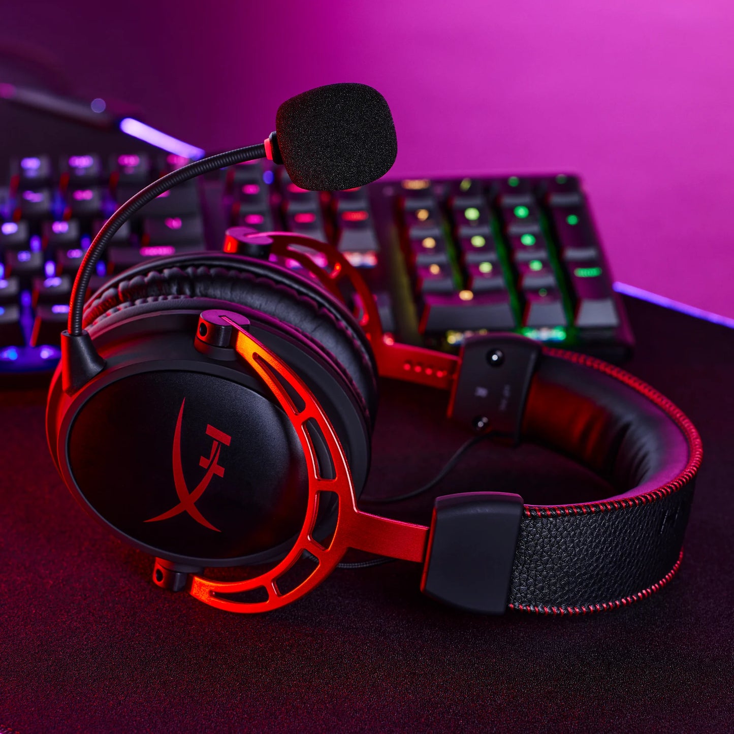 Original HyperX Cloud Alpha Wireless Gaming Headsets Detachable Mic Dual Chamber Drivers On-Earcup Controls 300hr Playtime