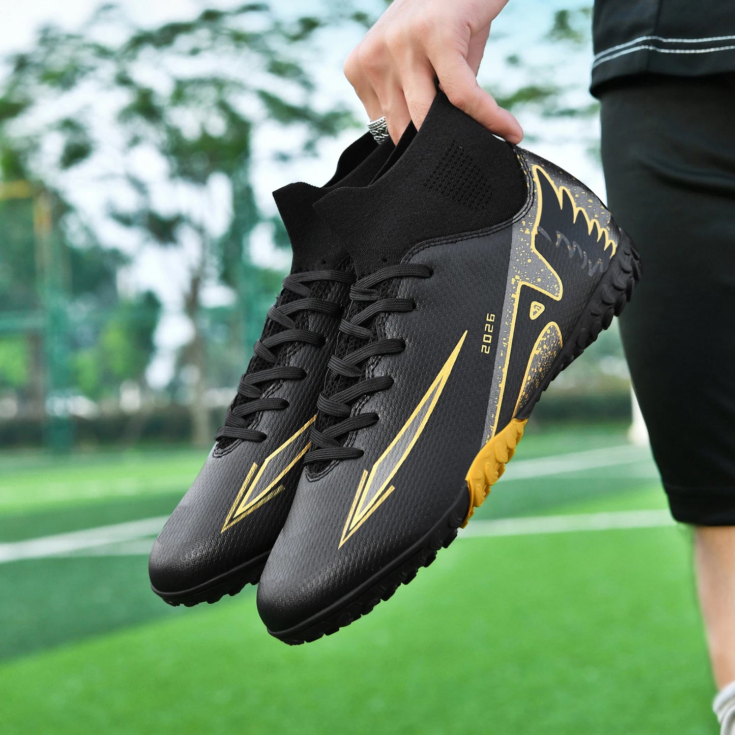 Professional Football Boots Men's Soccer Shoes Adult Society Football Cleats Ultralight Training Soccer Outdoor Sports Sneakers