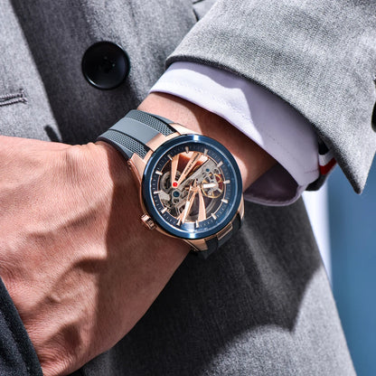 Herrklocka från PAGANI DESIGN – Mekanisk automatisk lyxmodell av typen ”skelett” (öppen mekanism), utrustad med en tourbillon, safirglas med antireflexbehandling, vattentät och självlysande.