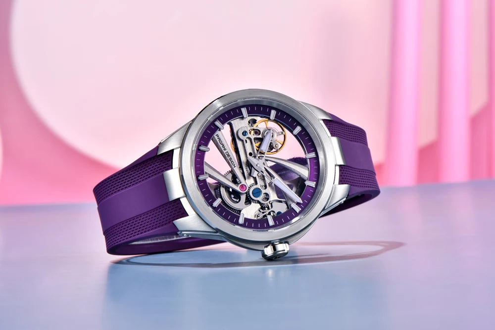 Herrklocka från PAGANI DESIGN – Mekanisk automatisk lyxmodell av typen ”skelett” (öppen mekanism), utrustad med en tourbillon, safirglas med antireflexbehandling, vattentät och självlysande.