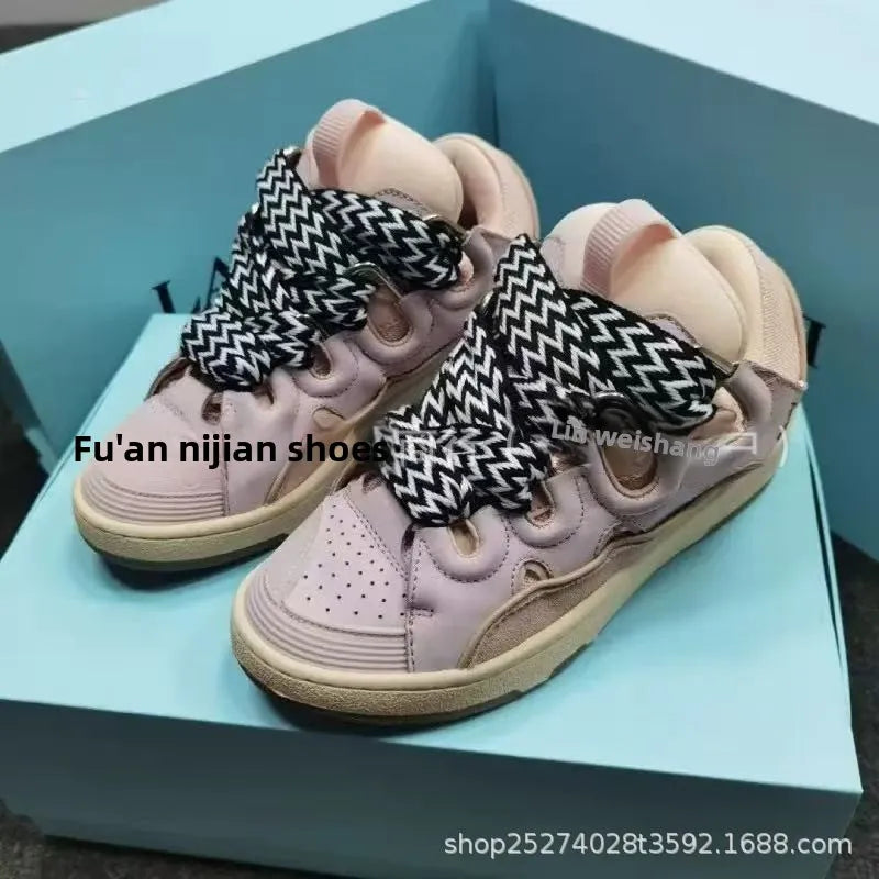 Scarpe skate comode con tacco alto, suola spessa, stile casual sportivo dad shoes, nuovo stile vietnamita cambogiano, slip-on con nodo