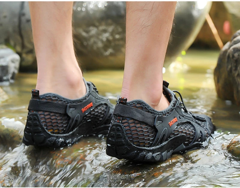 Breathable Outdoor Hiking Shoes Sports Wading Shoes Fishing Men's Shoes Summer Casual Sandals Comfortable and Breathable