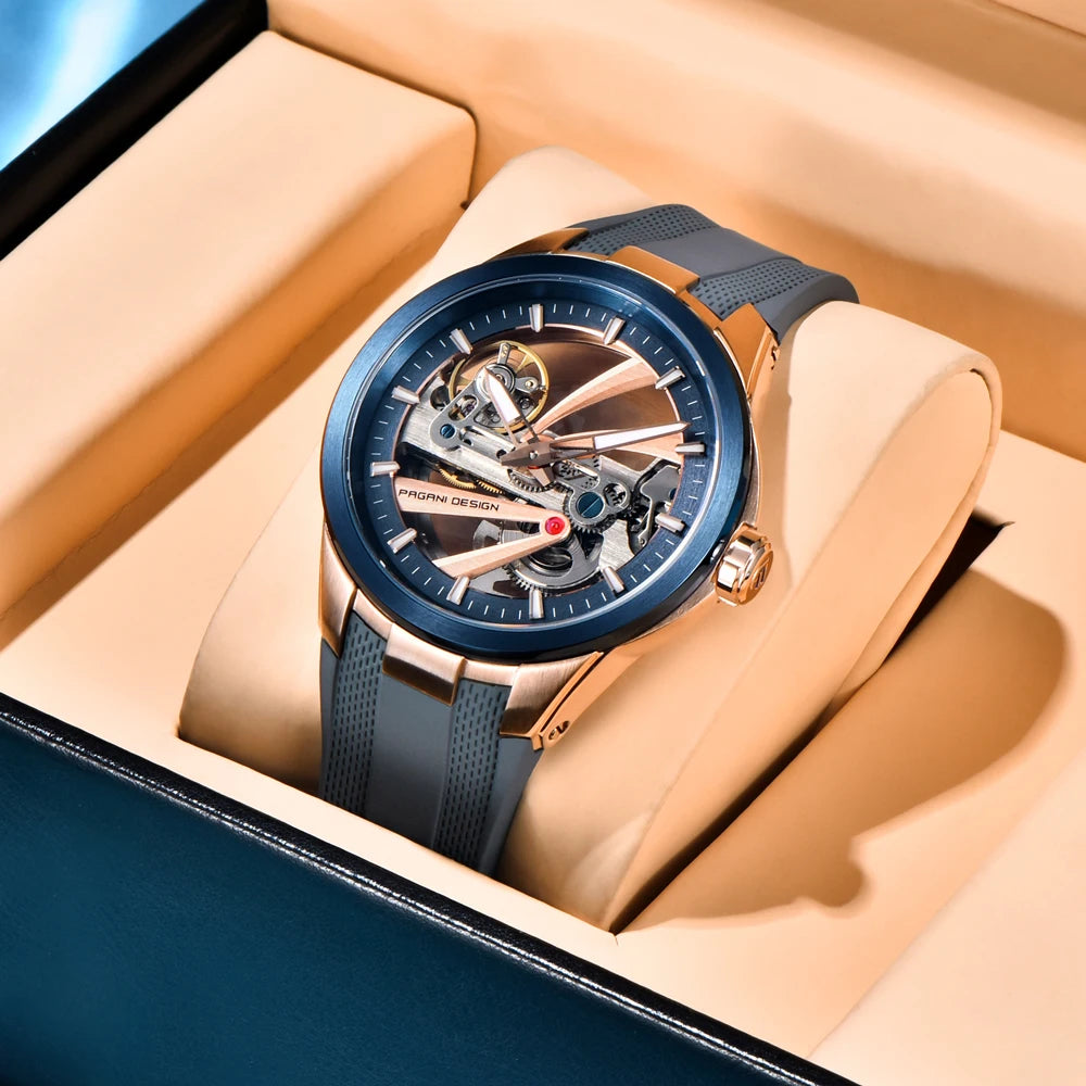 Herrklocka från PAGANI DESIGN – Mekanisk automatisk lyxmodell av typen ”skelett” (öppen mekanism), utrustad med en tourbillon, safirglas med antireflexbehandling, vattentät och självlysande.