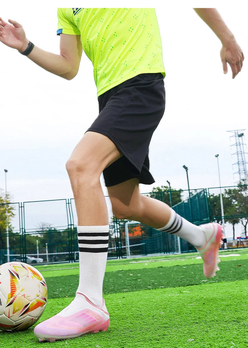 New Men's Soccer Shoes Grass Adult Football Boots FG Ultralight Sport Indoor Cleats Non-Slip Turf Futsal Comfortable  Sneakers