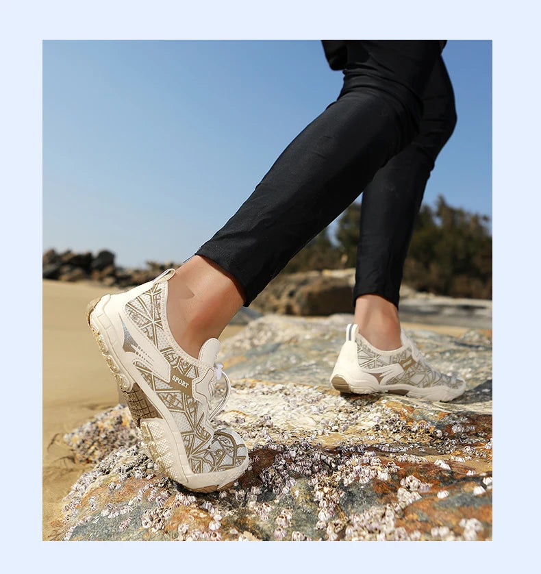 New Barefoot Wading Shoes Men and Women Mesh Quick-Drying Beach Shoes Outdoor Non-Slip Swimming Shoes Unisex Water Sports Shoes