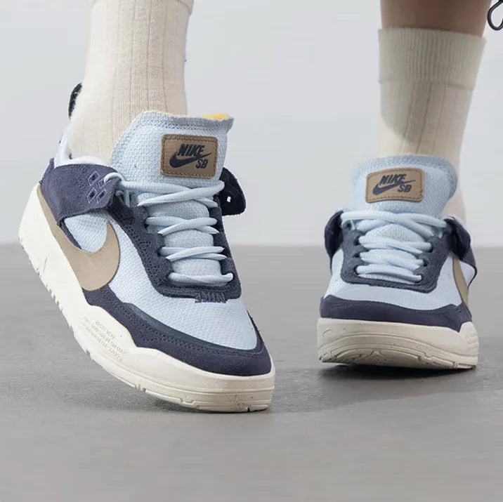 Nike's New Sb Series Offers Strong Grip, Comfort, and Durability for Outdoor Women's Skateboarding Shoes. Lightweight Mesh Material, Durable for Daily Commuting, Low-Top Flat Shoes. Sb Day One Trendy Blue Versatile Sports Cas
